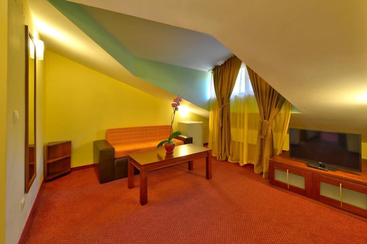 Balkan Hotel Chiflik Εξωτερικό φωτογραφία